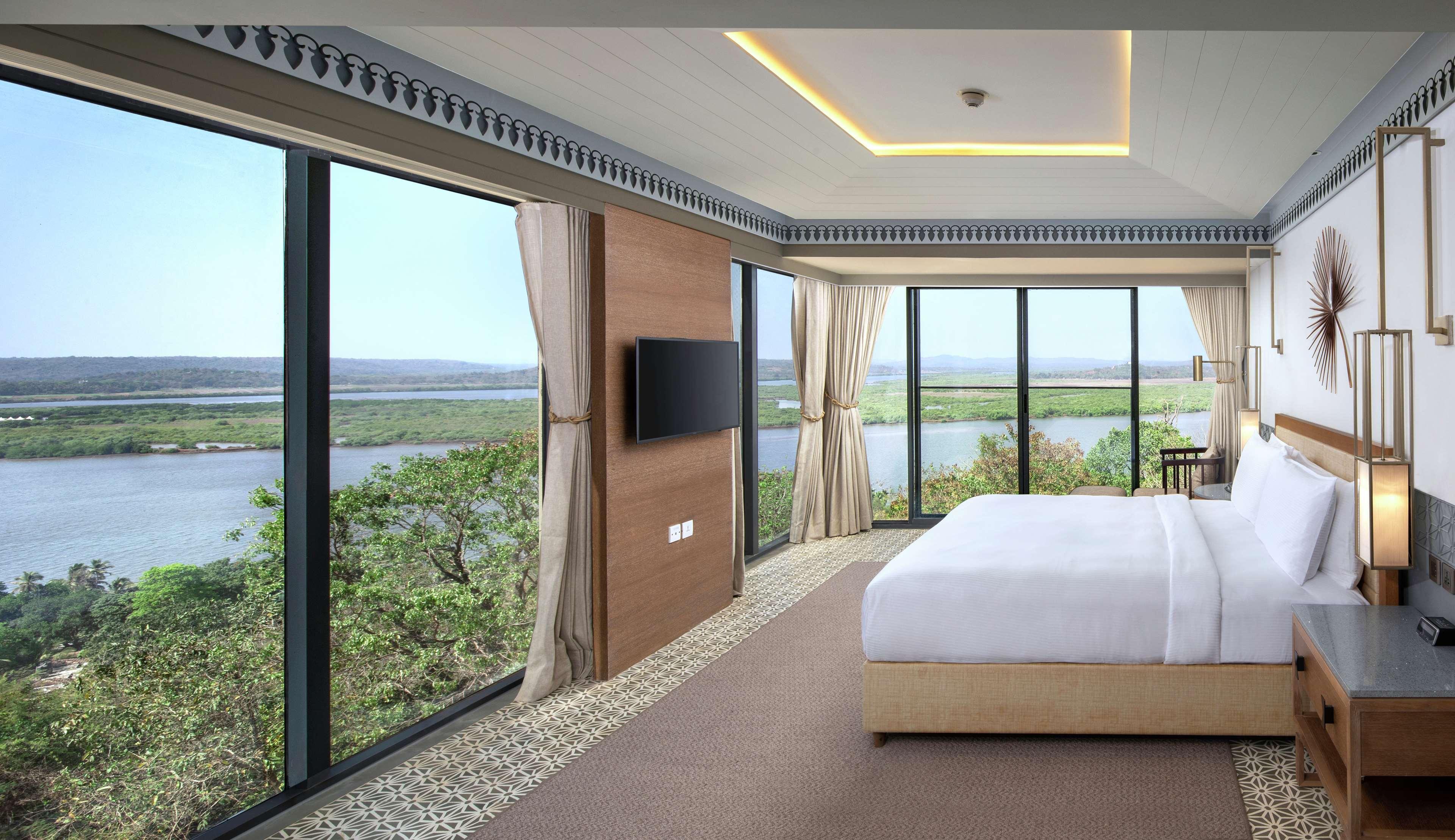 Hotel Doubletree By Hilton Goa - Panaji Zewnętrze zdjęcie
