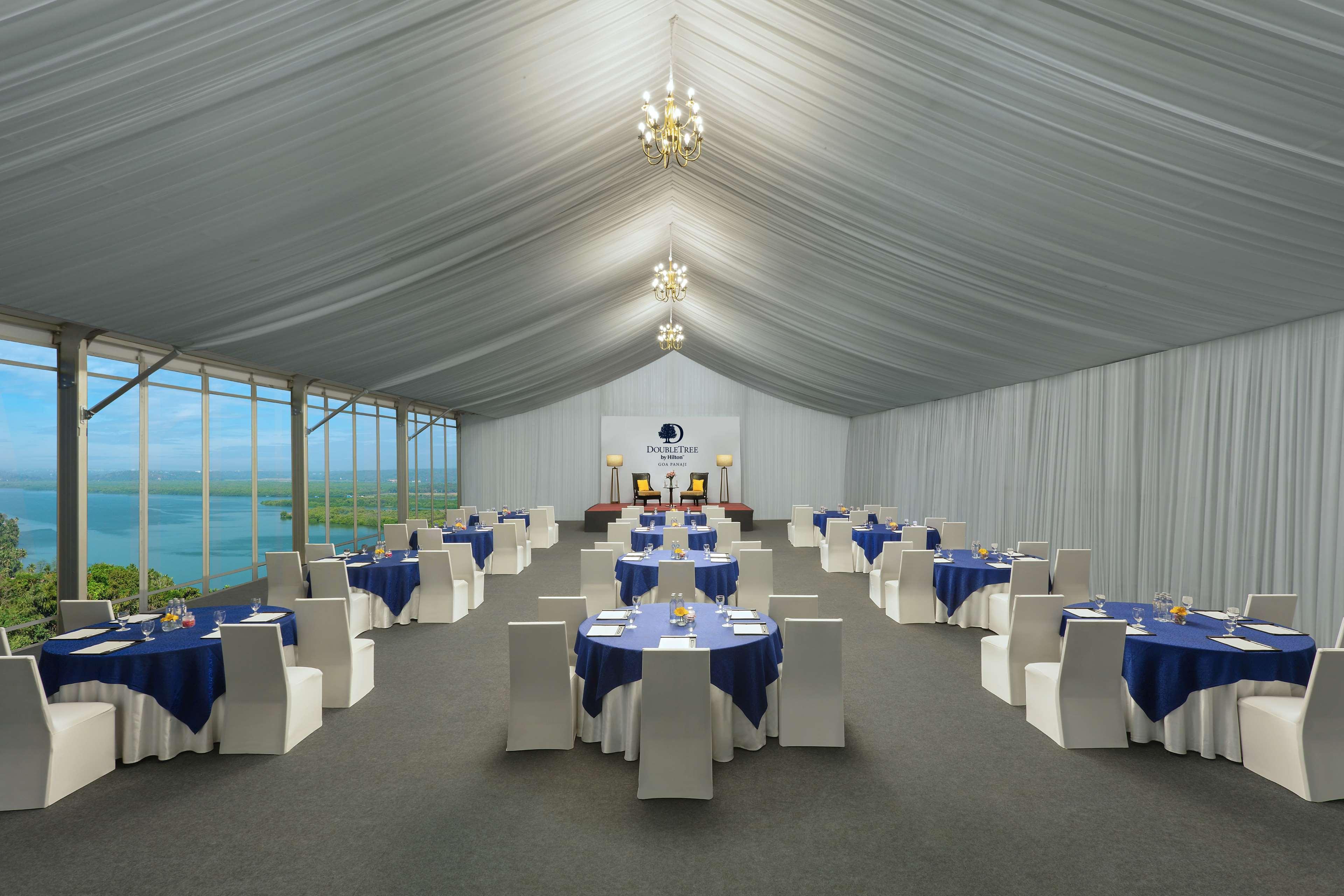 Hotel Doubletree By Hilton Goa - Panaji Zewnętrze zdjęcie