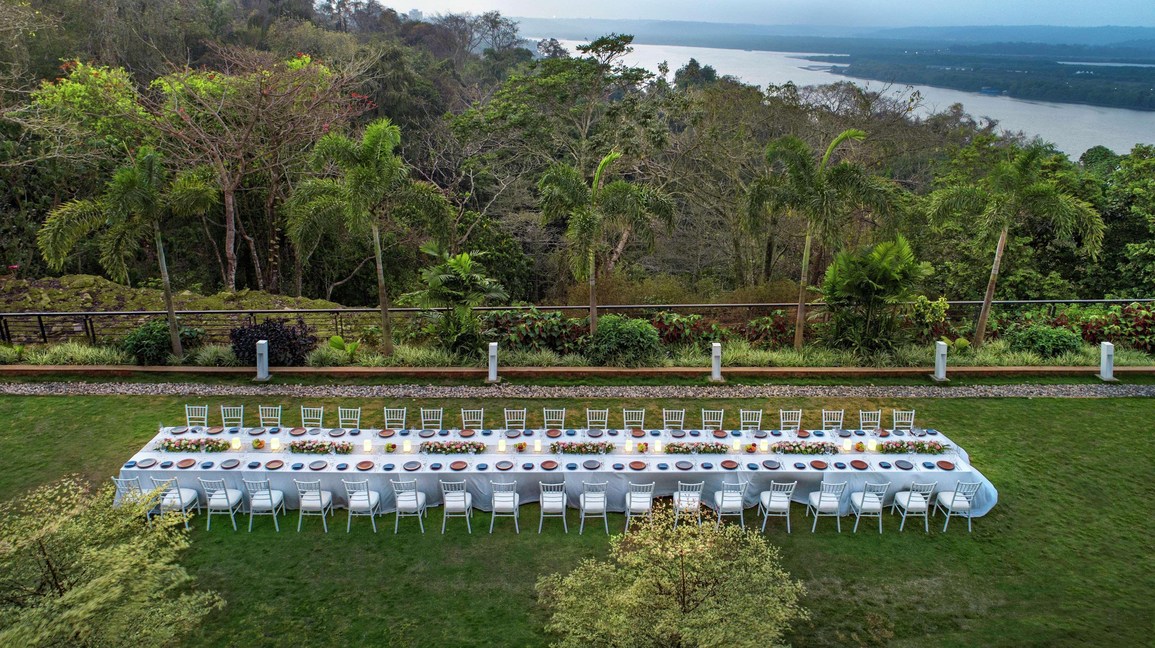 Hotel Doubletree By Hilton Goa - Panaji Zewnętrze zdjęcie