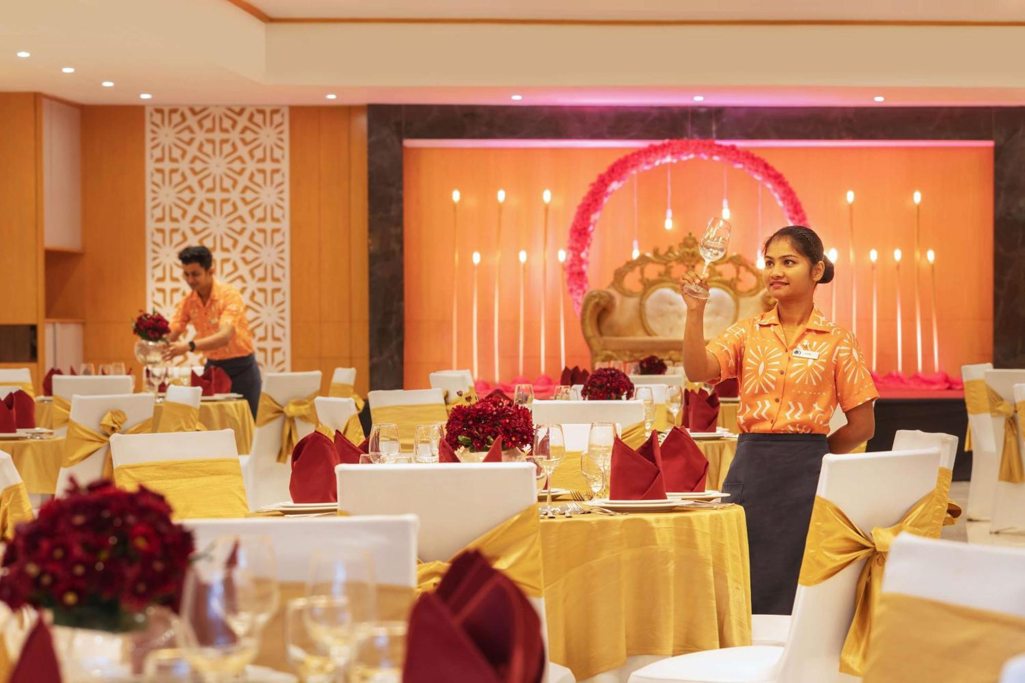 Hotel Doubletree By Hilton Goa - Panaji Zewnętrze zdjęcie