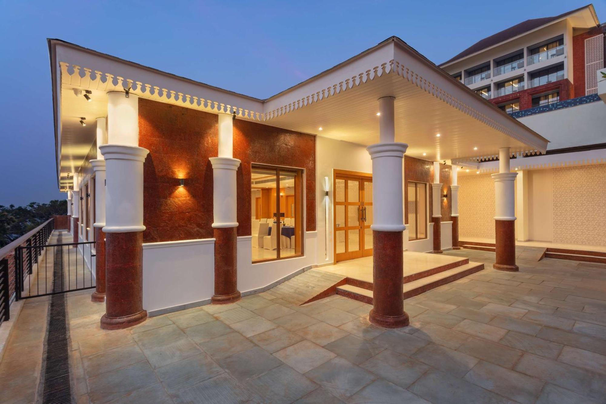 Hotel Doubletree By Hilton Goa - Panaji Zewnętrze zdjęcie