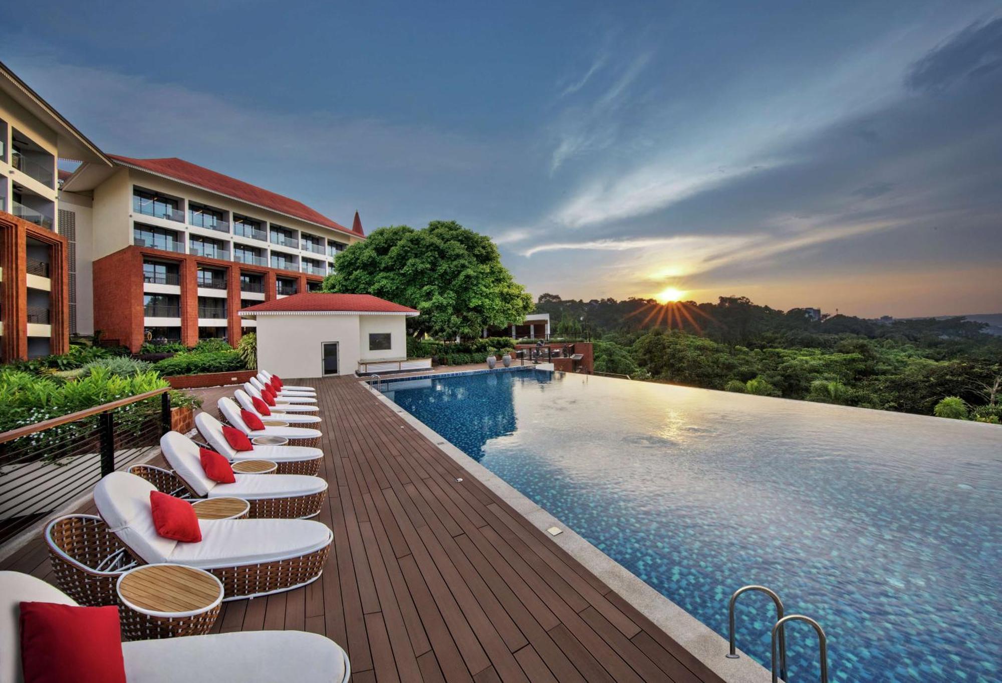 Hotel Doubletree By Hilton Goa - Panaji Zewnętrze zdjęcie