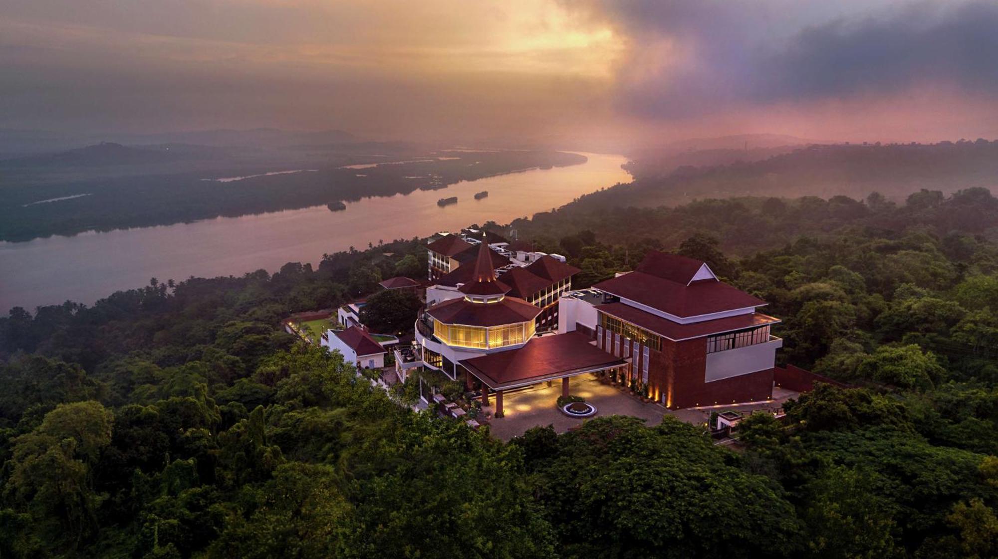 Hotel Doubletree By Hilton Goa - Panaji Zewnętrze zdjęcie