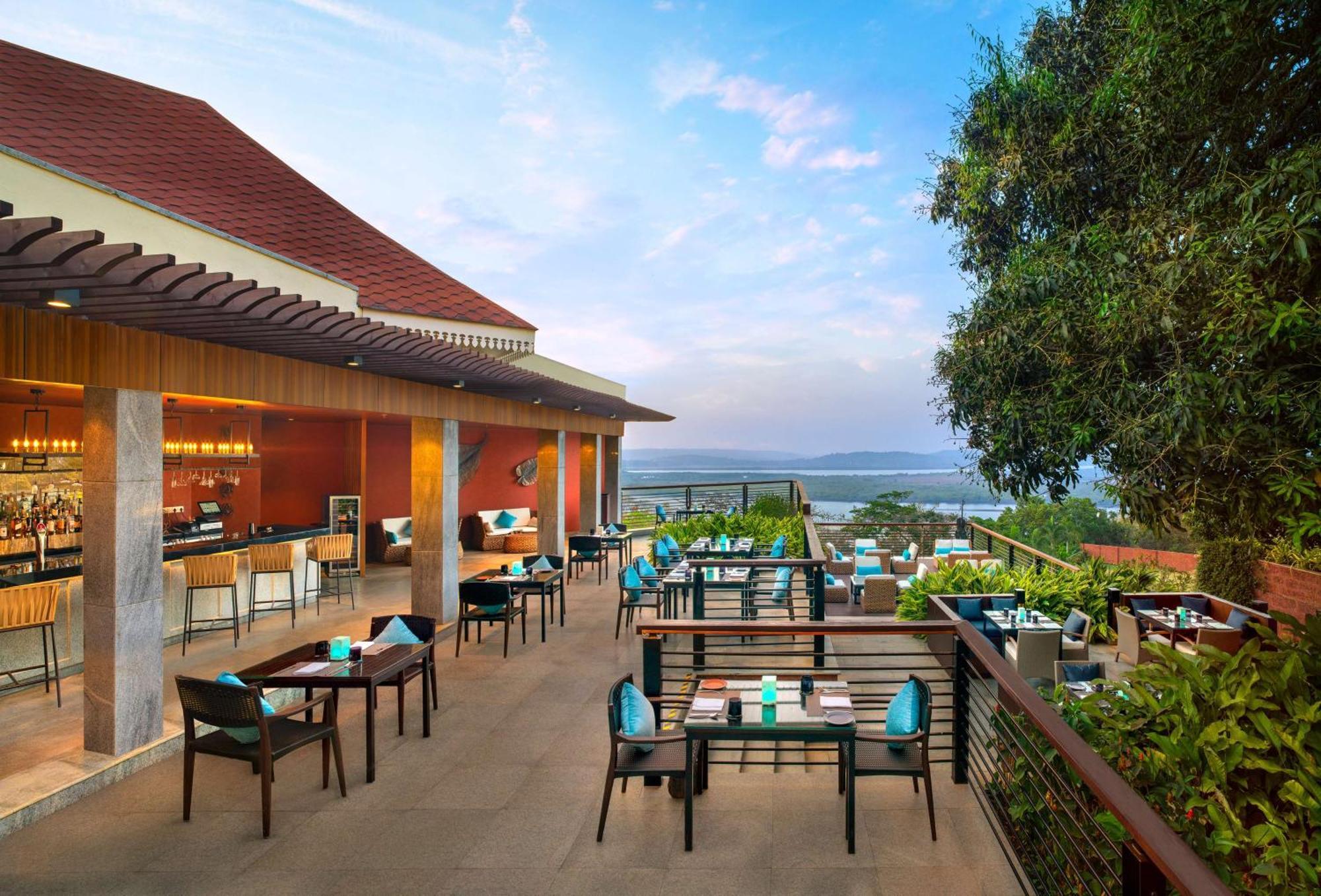 Hotel Doubletree By Hilton Goa - Panaji Zewnętrze zdjęcie